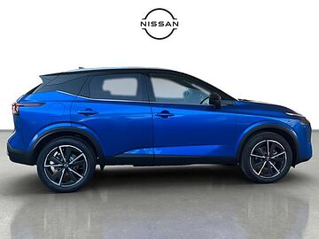 Nissan Qashqai DIG-T 140 mHEV Tekna 4x2 103 kW (140 CV) Magnetic Blue con Techo Midnight Black (metalizado)