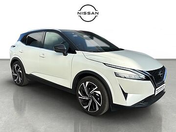 Nissan Qashqai DIG-T 158 MHEV Tekna+ Xtronic 116 kW (158 CV) Lunar White con Techo Midnight Black (metalizado)