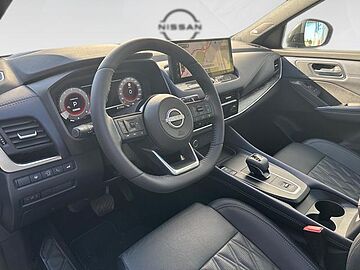 Nissan Qashqai DIG-T 158 MHEV Tekna+ Xtronic 116 kW (158 CV) Lunar White con Techo Midnight Black (metalizado)