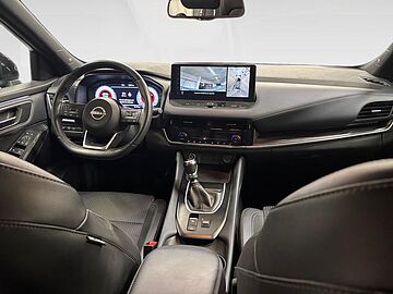 Nissan Qashqai DIG-T 140 mHEV Tekna 4x2 103 kW (140 CV) Katana Grey con Techo Midnight Black (metalizado)