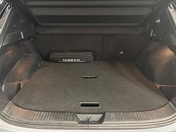 Nissan Qashqai DIG-T 140 mHEV Tekna 4x2 103 kW (140 CV) Katana Grey con Techo Midnight Black (metalizado)