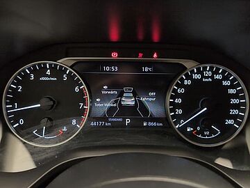 Nissan Qashqai DIG-T 158 mHEV Acenta Xtronic 116 kW (158 CV) Sapporo White (sólido)
