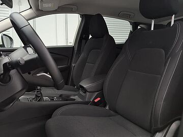Nissan Qashqai DIG-T 140 mHEV Acenta 4x2 103 kW (140 CV) Lunar White (perlada)