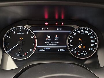 Nissan Qashqai DIG-T 140 mHEV Acenta 4x2 103 kW (140 CV) Lunar White (perlada)