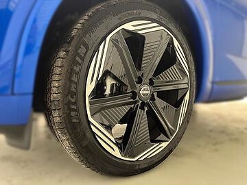 Nissan Qashqai DIG-T 140 mHEV N-Connecta 4x2 103 kW (140 CV) Azul