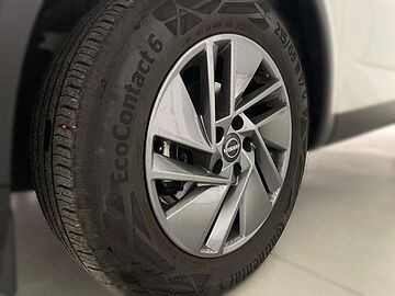Nissan Qashqai DIG-T 140 mHEV Acenta 4x2 103 kW (140 CV) Lunar White (perlada)