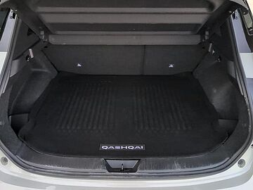 Nissan Qashqai E-POWER Black Edition 140 kW (190 CV) Lunar White con Techo Midnight Black (metalizado)