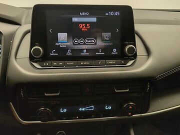 Nissan Qashqai DIG-T 140 mHEV Acenta 4x2 103 kW (140 CV) Sapporo White (sólido)