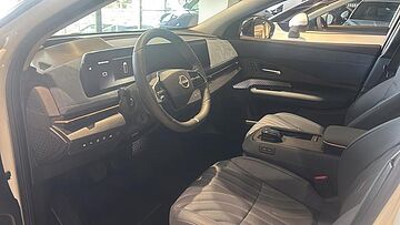 Nissan Ariya 87 kWh 4x2 Engage 178 kW (242 CV) FUJI WHITE + NINJA BLACK