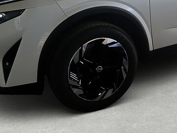 Nissan Qashqai DIG-T 160 N-Connecta 4x2 Auto 116 kW (158 CV) Kori White (metalizada)
