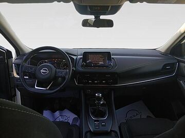 Nissan Qashqai DIG-T 140 mHEV Acenta 4x2 103 kW (140 CV) Sapporo White (sólido)
