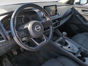 Nissan Qashqai DIG-T 140 mHEV Acenta 4x2 103 kW (140 CV) Sapporo White (sólido)