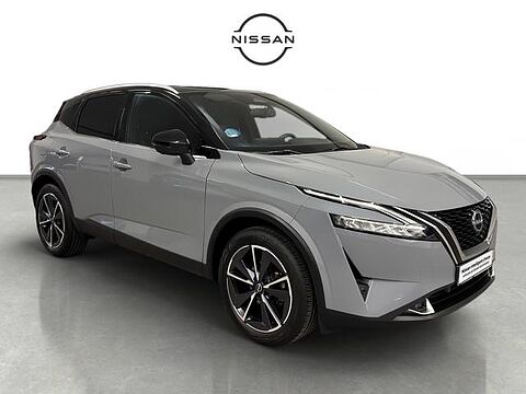 Nissan Qashqai DIG-T 140 mHEV Tekna 4x2 103 kW (140 CV) Katana Grey con Techo Midnight Black (metalizado)